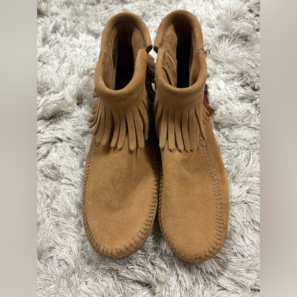Minnetonka Tan Suede Moccasins Sz 8.5w